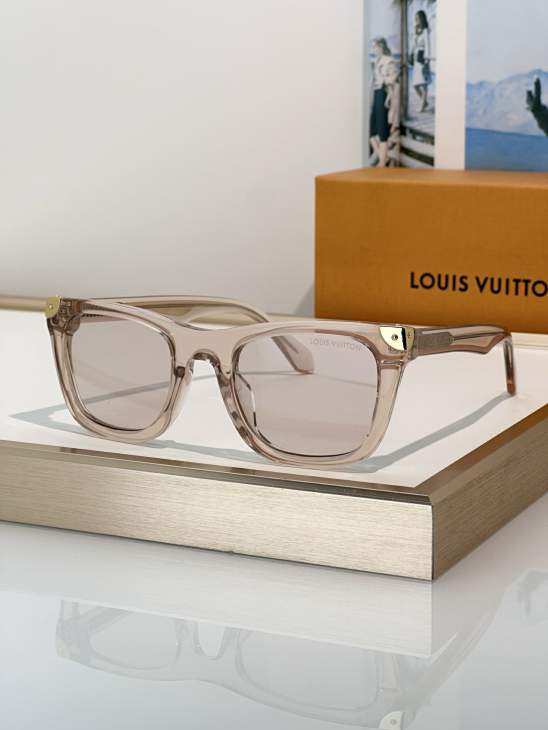 Picture of Louis Vuitton Sunglasses _SKUfw81854232fw